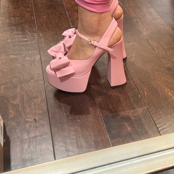 Moschino Platforms - Picture 4 of 10